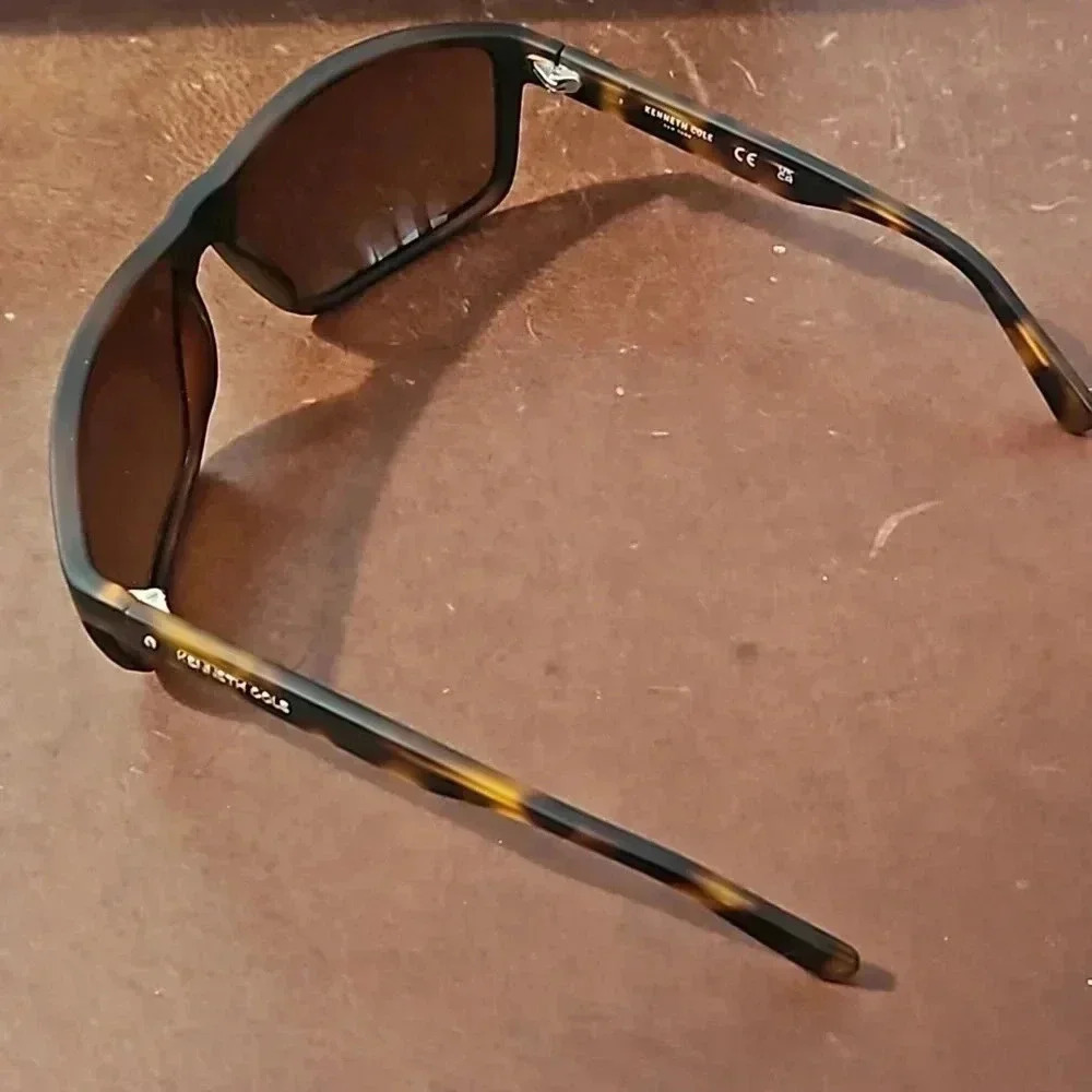 Kenneth Cole 66mm sunglasses - Picture 2 of 4